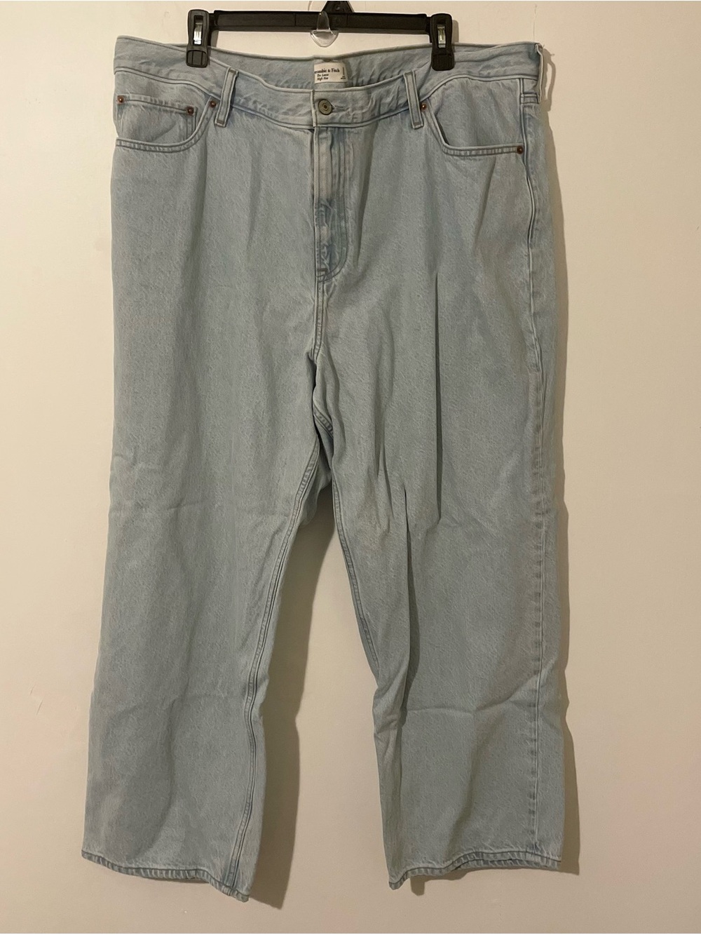 Abercrombie and Fitch The Loose High Rise Light Wash Denim Jeans Size 35 20 s